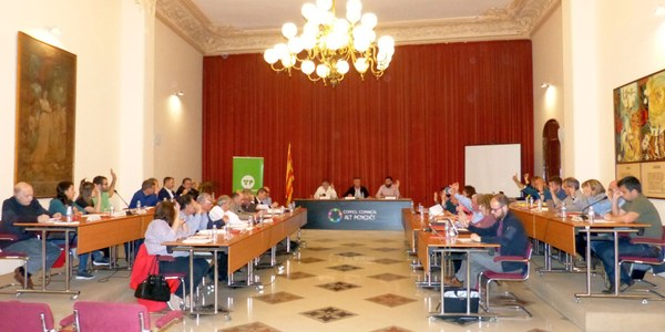EL PLE DEL CONSELL COMARCAL APROVA UNA MOCIÓ PER L’ALLIBERAMENT DELS PRESOS POLÍTICS I EL RETORN DELS EXILIATS