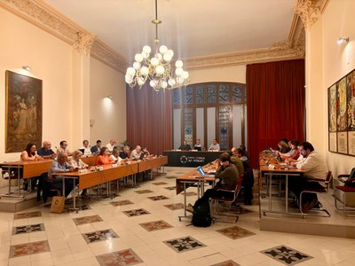 EL PLE DEL CONSELL COMARCAL REAFIRMA EL COMPROMÍS AMB LA VIA CICLABLE I POSA EN VALOR L’HABITATGE AMB EL CICLE GALERIA