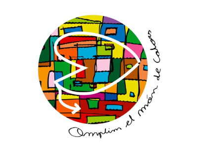 LA DISSENYADORA MARIA PRATS ORGANITZA UN DESFILADA AL CONSELL COMARCAL DE L’ALT PENEDÈS PER PRESENTAR L’ASSOCIACIÓ “OMPLIM UN MÓN DE COLORS”